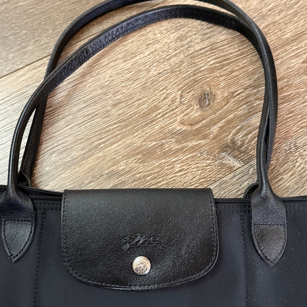 Longchamp Pilage Tote Bag with Leather Handles and Flap! - Picture 3 of 8